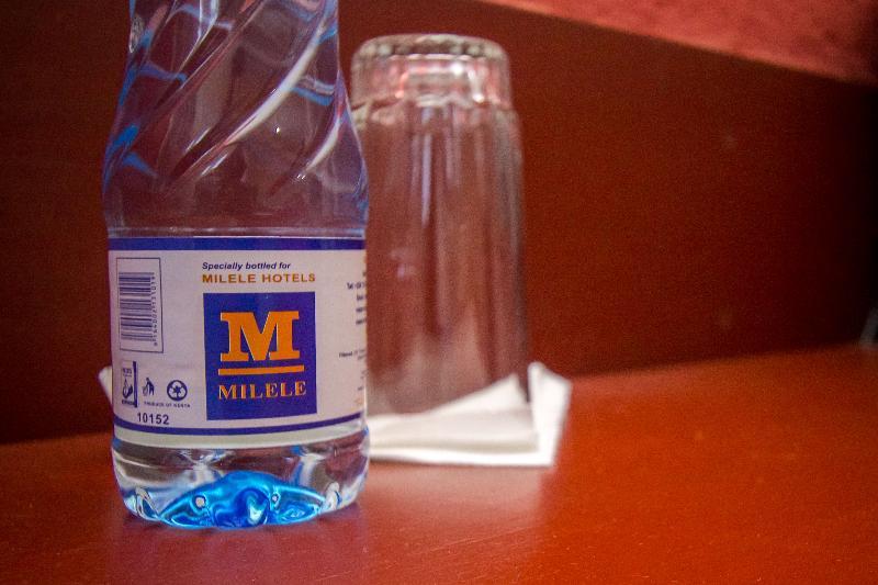 ホテル Milele Nairobi ニエリ エクステリア 写真